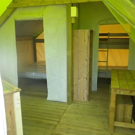 캠프장 Camping Les Poutiroux Limeuil