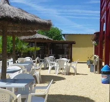 Camping Les Poutiroux 캠프장
