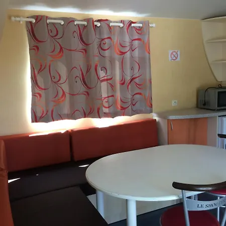 Camping Les Poutiroux 3*